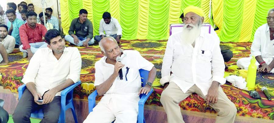    సమావేశంలో మాట్లాడుతున్న మాజీమంత్రి జెసి దివాకర్‌రెడ్డి