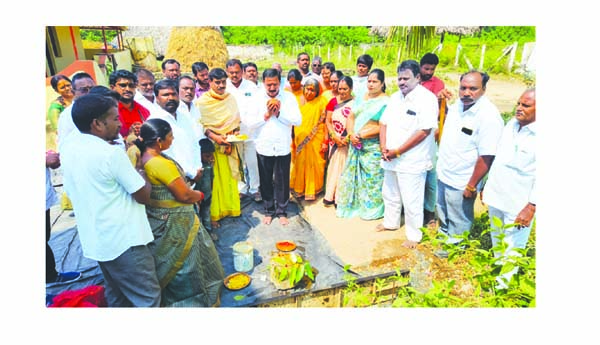 గృహ ప్రవేశాలకు లబ్ధిదారులను సిద్ధం చేయండి