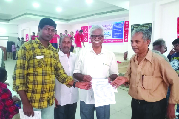 మద్య నిషేధంపై సిపిఎం రాష్ట్ర కార్యదర్శికి వినతి