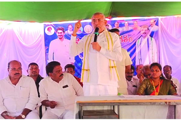 ఆరోగ్య సురక్షలో ప్రజల వద్దకే వైద్య సేవలు