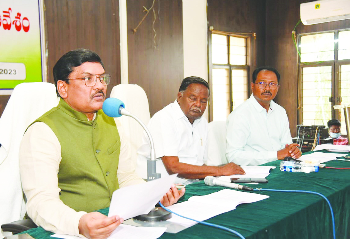 ప్రత్యామ్నాయ పంటల వైపు ఆసక్తి చూపాలి : జేసీ