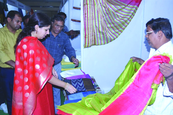 చేనేత ఉత్పత్తులకు విస్తృత ప్రచారం