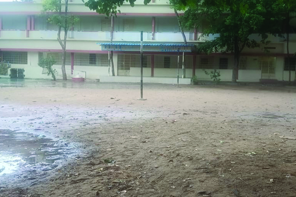 ఆటలకు అన్నీ ఆటంకాలే..