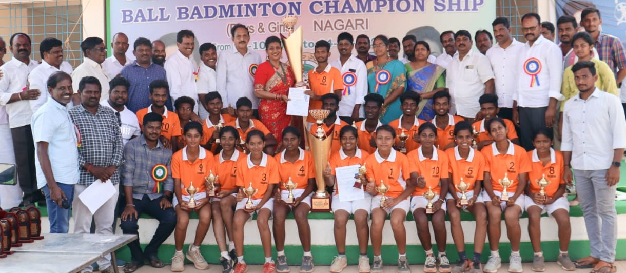 పిల్లల్లో జోష్‌ నింపిన ఆర్కేరోజా