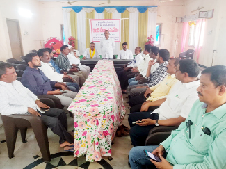 సమావేశంలో మాట్లాడుతున్న సిపిఎం జిల్లా కార్యదర్శి చంద్రశేఖర్‌