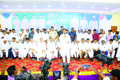 కార్యక్రమంలో మాట్లాడుతున్న డిప్యూటీ సిఎం అంజాద్‌బాషా