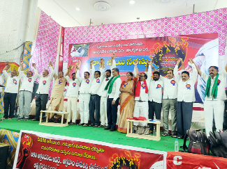 అభివాదం చేస్తున్న వివిధ పార్టీల నాయకులు