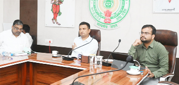 వీడియో కాన్ఫరెన్సులో పాల్గొన్న కలెక్టర్‌ గిరీష