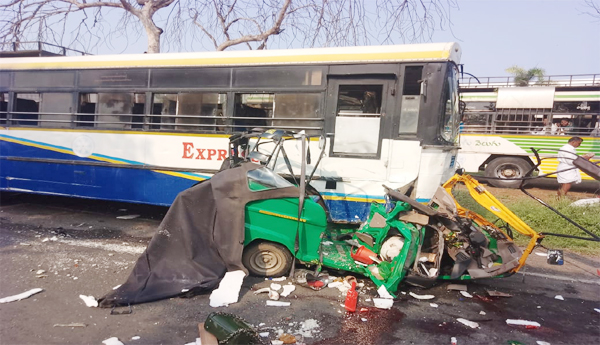 Fatal-accident-in-Kadapa-Four-killed-in-auto-bus-collision