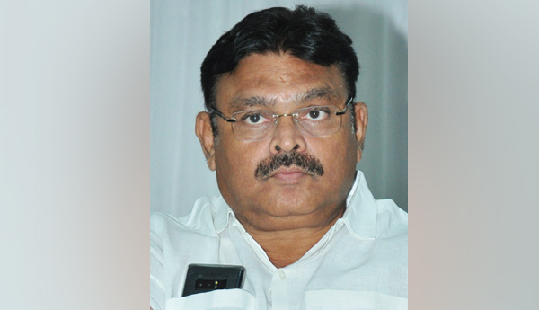 సాగునీటిపై ఆశలు పెట్టుకోవద్దు : మంత్రి రాంబాబు