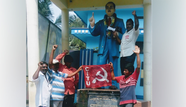 వేతన బకాయిలు వెంటనే చెల్లించాలి