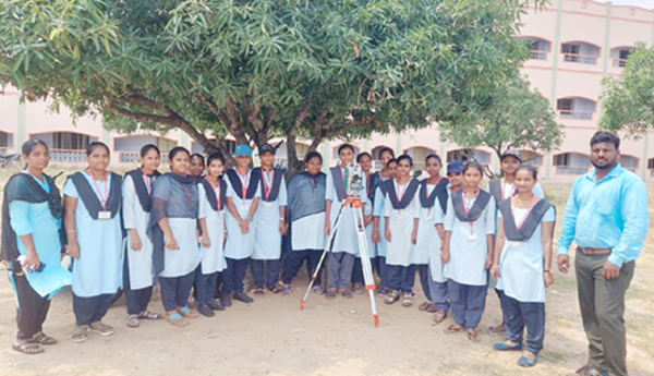 సివిల్ విద్యార్థులకు సర్వేయింగ్‌పై వర్క్ షాపు