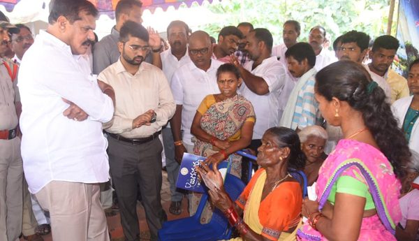  ఆరోగ్య పరిరక్షణే ధ్యేయం : బొత్స