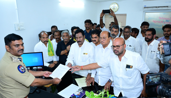 It-is-a-conspiracy-of-the-government-to-shrink-legal-malakhats-for-Chandrababu