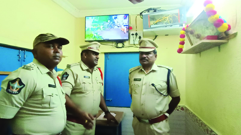 సీసీ కెమెరాలు ఏర్పాటు