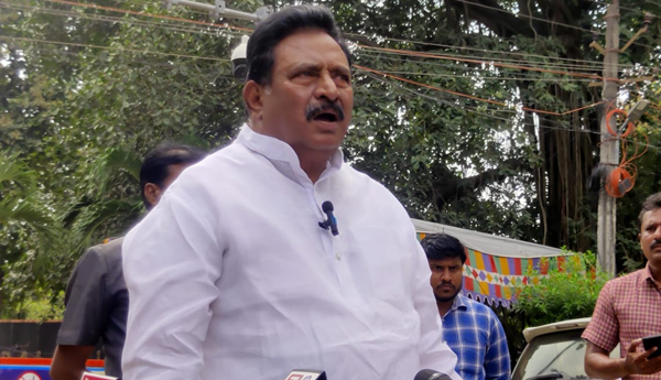 /Jagan's-tricks-to-prevent-Chandrababu-from-getting-bail-Chinnarajappa