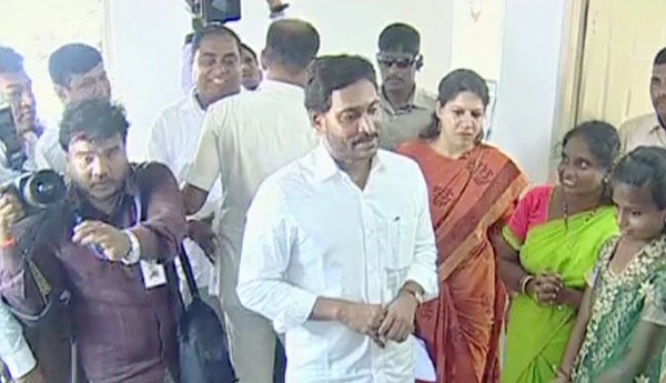 /CM-Jagan-participated-house-entrances-in-Samarlakota