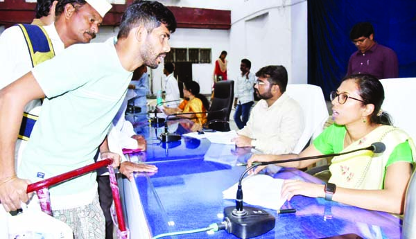 జగనన్నకు చెబుదాంలో 182 వినతులు