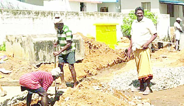అభివృద్ధి పథంలో డి.కొల్లాం