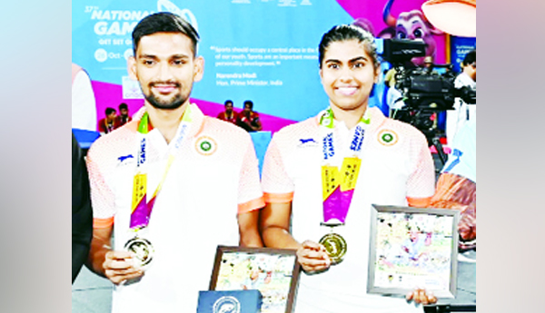 నేషనల్‌ బాడ్మింటన్‌ పోటీలలో గౌస్‌ జట్టుకు గోల్డ్‌ మెడల్‌