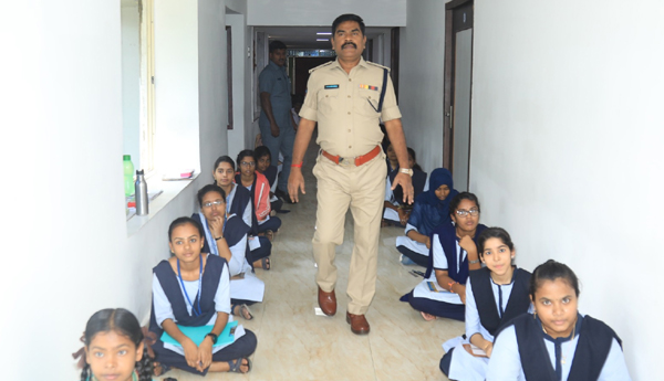 విద్యార్థులకు ఉపన్యాస, వ్యాసరచన పోటీలు