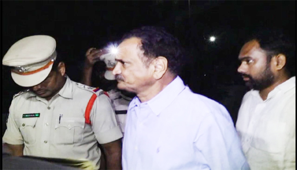 Bandaru-Satyanarayanamurthy-in-Guntur-PS-Cases-registered