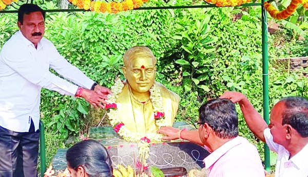 గొర్రిపాటికి ఘన నివాళి