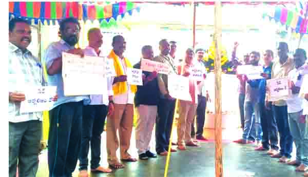 జర్నలిస్టుల నిరసన