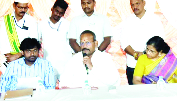  నిర్ణీత సమయానికే సిరిమానోత్సవం