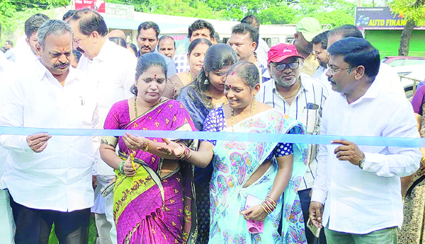 బిటి రోడ్డు ప్రారంభం