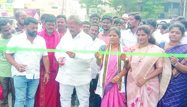 బిటి రోడ్డు ప్రారంభం