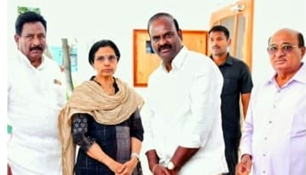 Papa-Rao-expressed-solidarity-with-Bhuvaneshwari-and-Lokesh