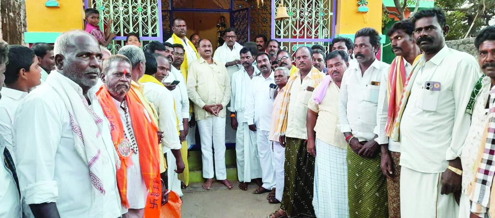 కోసిగిలో మాట్లాడుతున్న తిక్కారెడ్డి