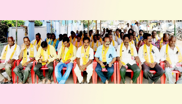 The-ongoing-relay-hunger-strike-in-Mandapet