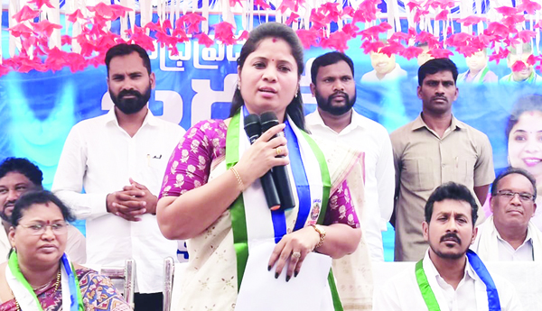 చేసే పనులు ప్రజలకు చెప్పాలి : రాజన్నదొర