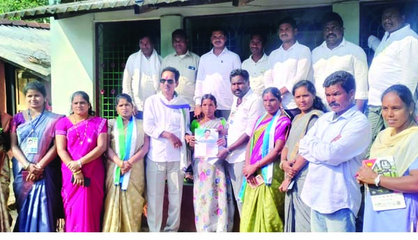 గుంటసీమలో గడప గడపకూ..