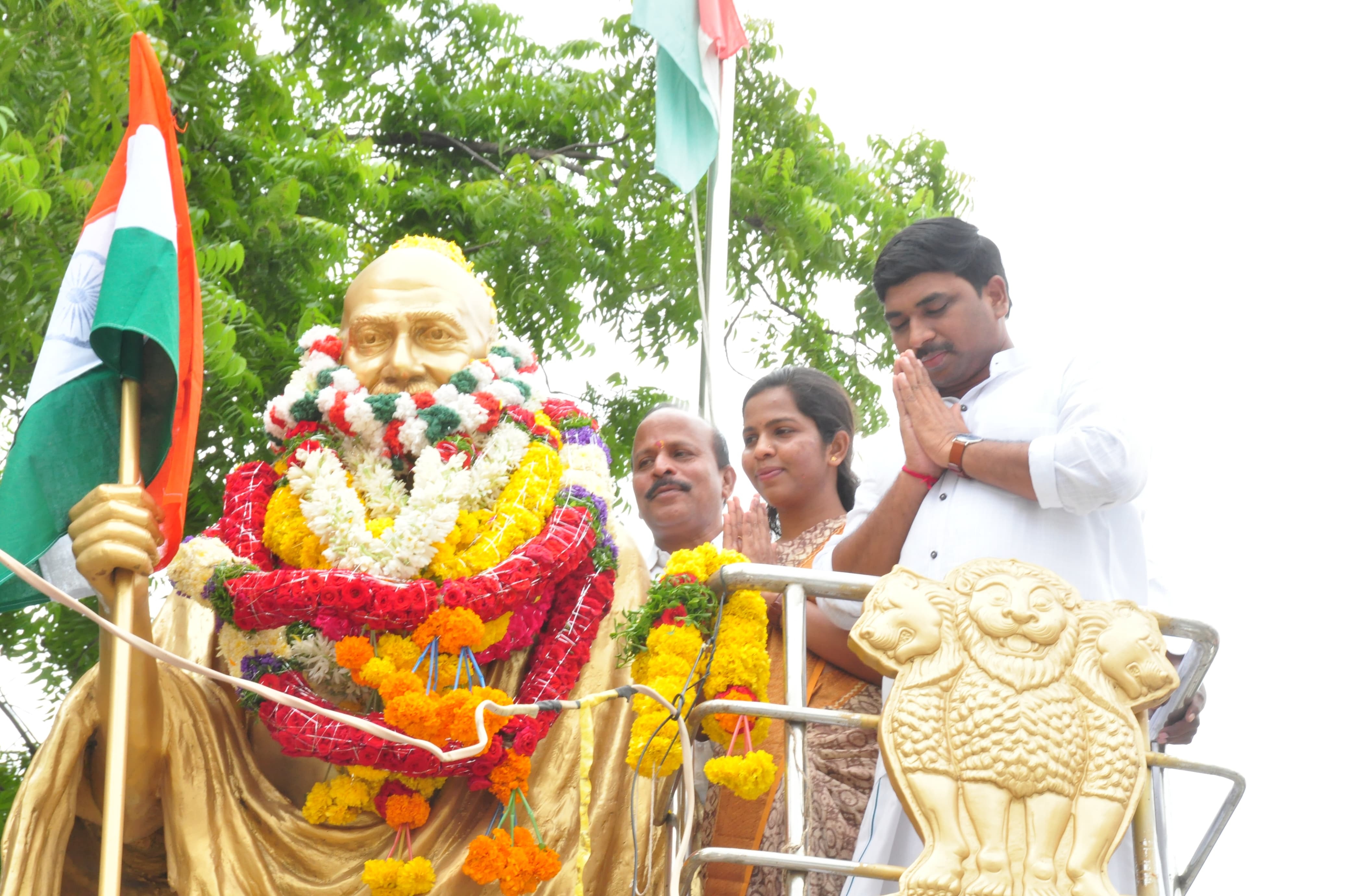 గాంధీజీ స్ఫూర్తితో నవసంకల్పం