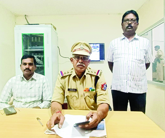 అనవసరంగా అలారం చైన్‌ లాగొద్దు