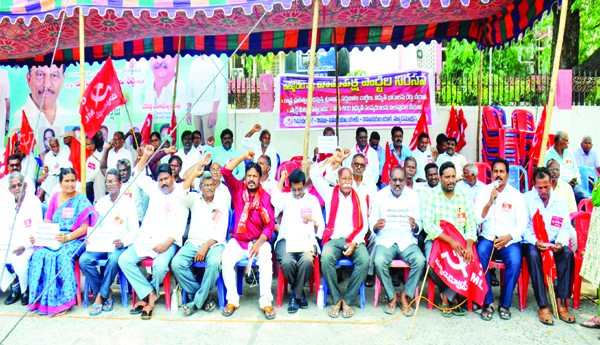 Protest-on-power-charges-Agitations-led-by-the-Left
