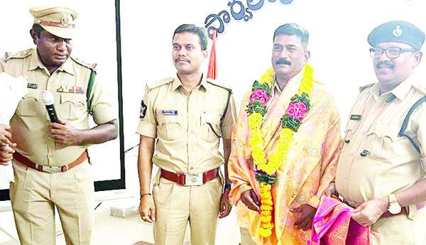 డిఎస్‌పికి ఘనంగా వీడ్కోలు