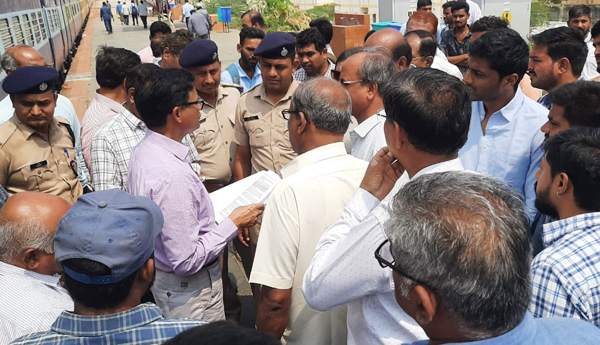 rayadurgam-railway-station-checking