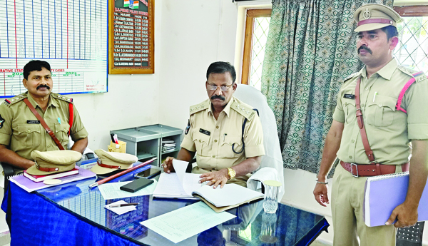 ఫ్రెండ్లీ పోలీసింగ్‌కే ప్రథమ ప్రాధాన్యత