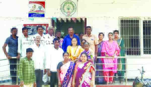 రేషన్‌ సరుకులు అందకపోవడంపై ఫిర్యాదు