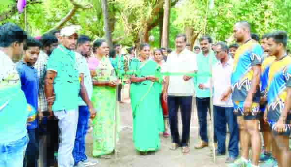 వాలీబాల్‌ టోర్నమెంట్‌ ప్రారంభం