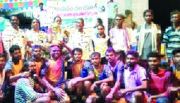 వాలీబాల్‌ టోర్నీ విజేత ములకనపల్లి