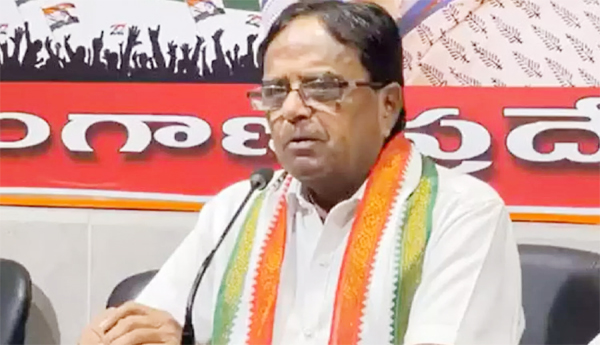 Senior-Congress-leader-Ponnala-Lakshmaiah-resigned