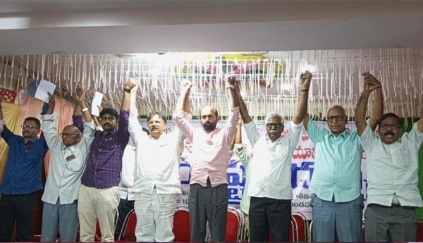 seminar-on-upadhi-hami-scheme-in-eluru-leaders