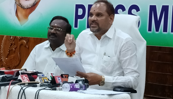 వ్యవస్థలను మేనేజ్‌ చేసే ఘనుడు చంద్రబాబే