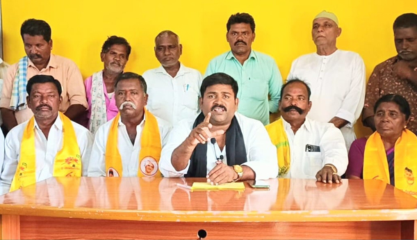 tdp-fire-on-cm-jagan-visit
