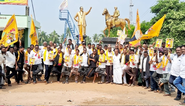 tdp-protest-against-ycp-govt-in-gummileru